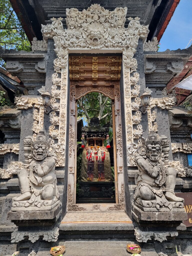 Porte decorate a Ubud