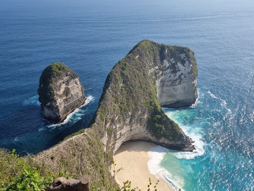 Nusa Penida: la famosa baia T-Rex