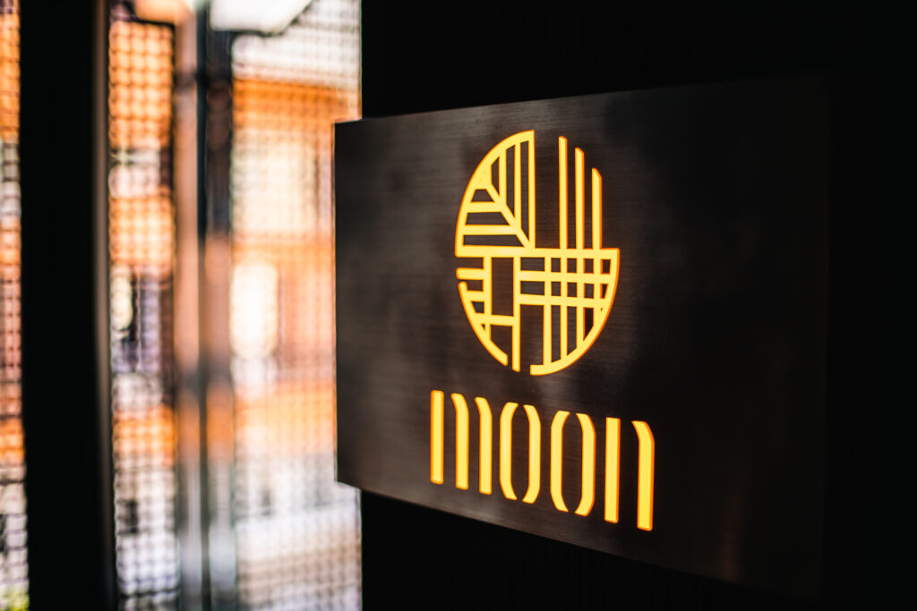 Moon Asian Bar